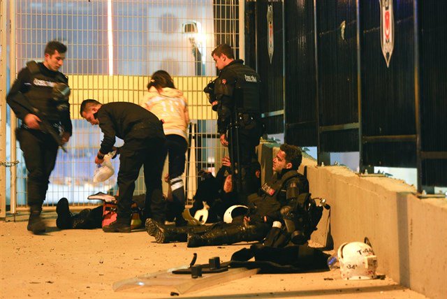 #VIDEO Dos explosiones cerca de estadio en Estambul; 20 heridos al momento