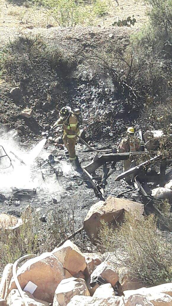 Trailer cae a barranco en la Durango-Mazatlán. Tres Muertos