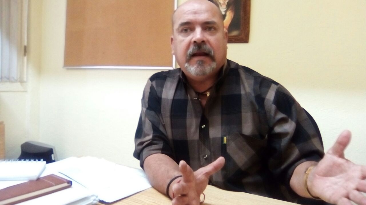 Van contra taxis 'cinqueros' luego de acuerdo con transportistas del Metrobús