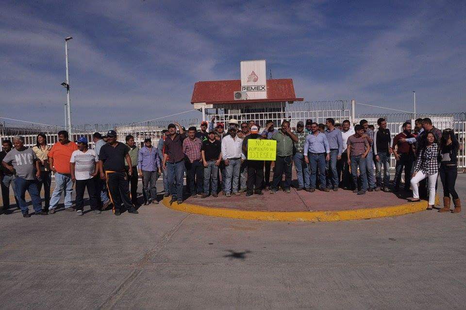 Riesgo de desabasto de gasolina por bloqueo de terminal de PEMEX en Monclova