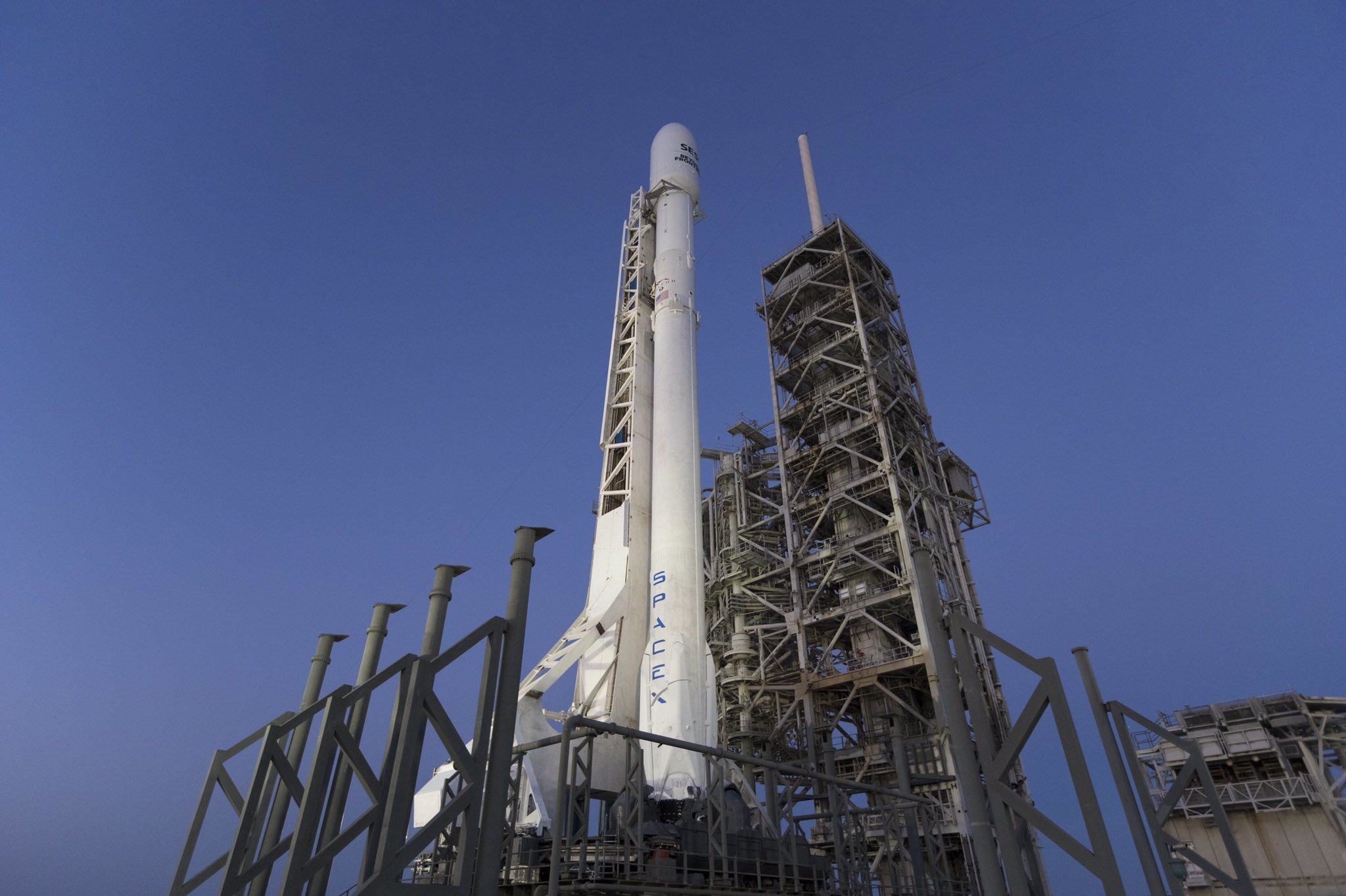 SpaceX hace historia al enviar al espacio cohete reusado