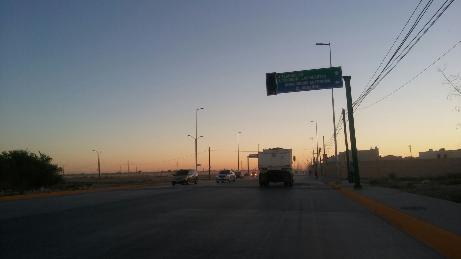 Ciudadanos inconformes por semáforos sin funcionar en GP