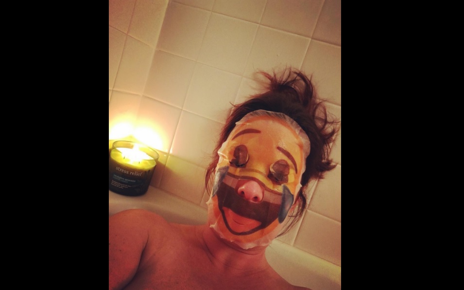 FOTOGALERÍA: De divertidos emojis... ¡a máscaras del horror!