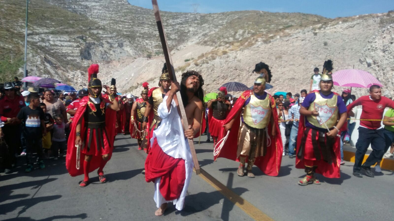 60 mil feligreses fueron partícipes del Viacrucis del Cristo de las Noas