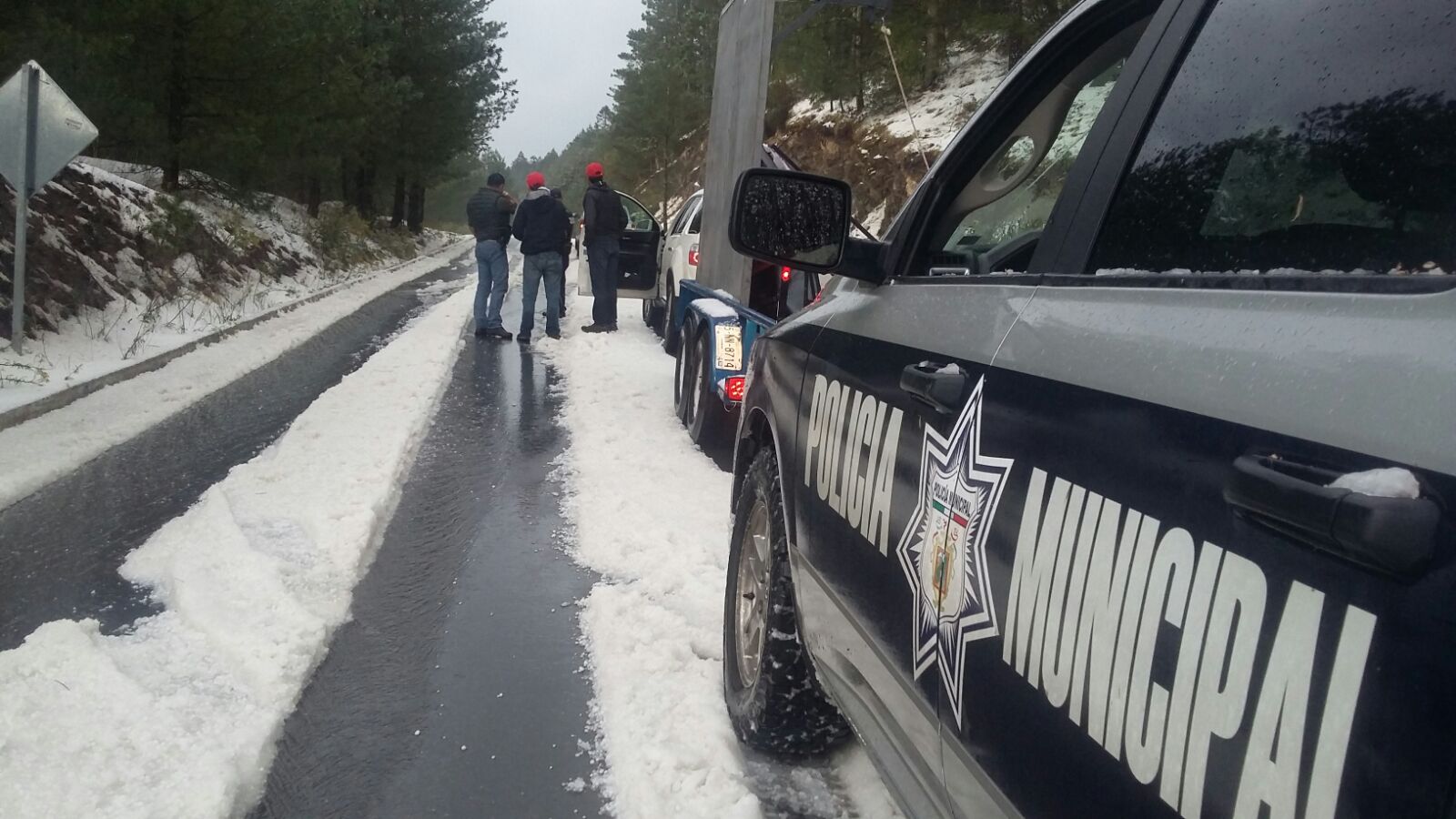 Granizada sorprende a arteaguenses