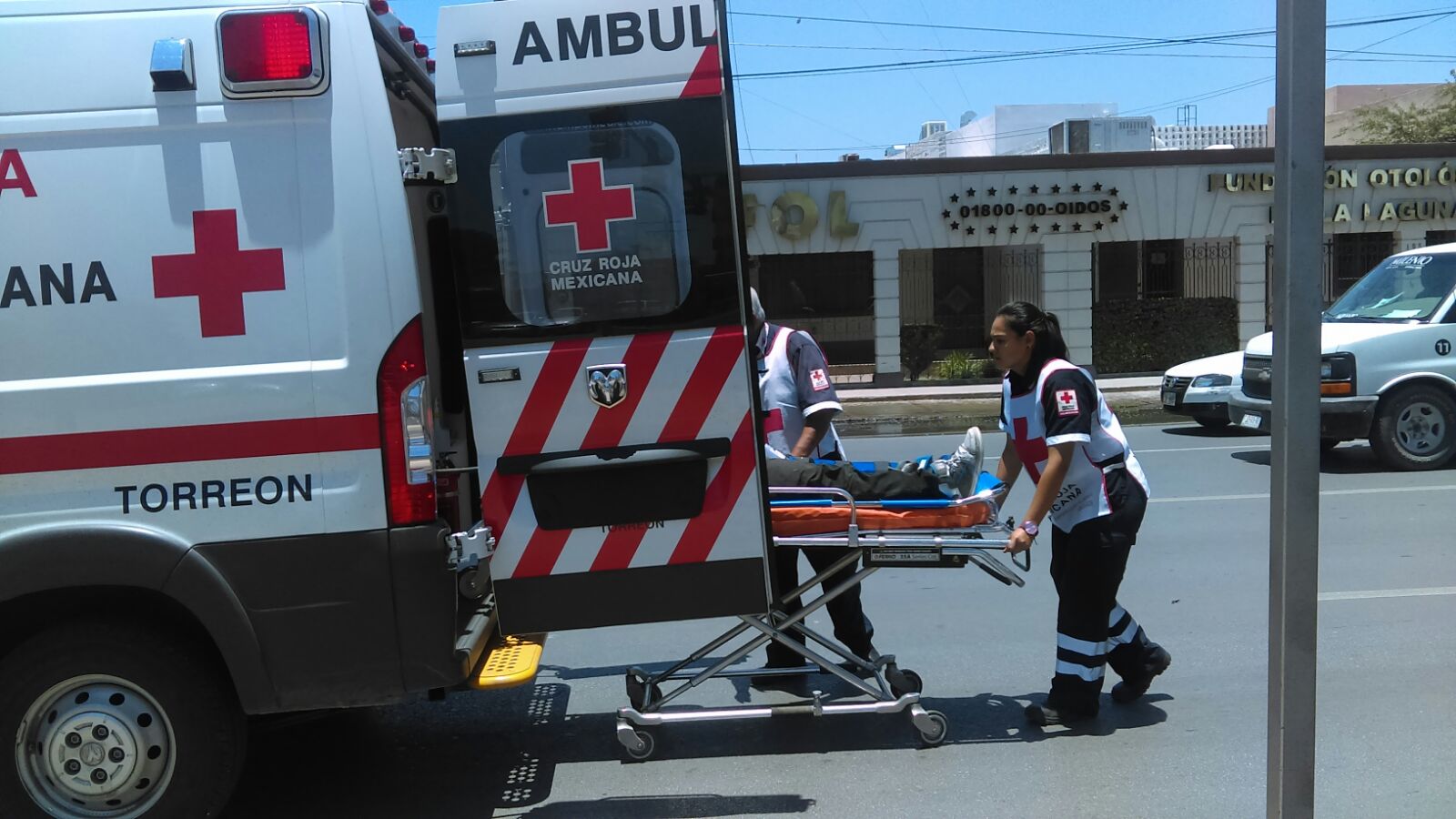Niño es atropellado y resulta con fractura en pierna