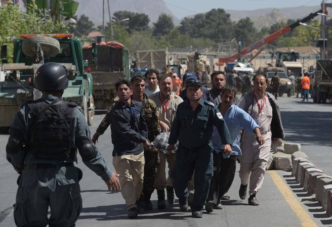 #FOTOS Afganistán sufre el PEOR ATENTADO que dejó al menos 80 muertos