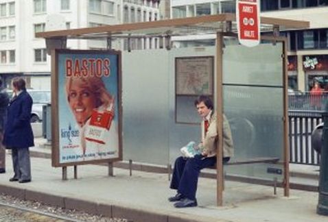 La empresa que inventó la publicidad en paradas de autobús, nueva socia de Slim
