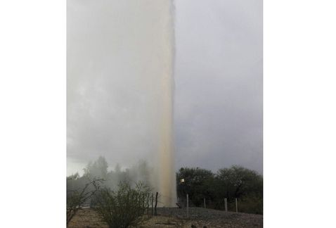 Nace géiser en Michoacán