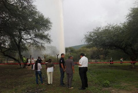 Nace géiser en Michoacán