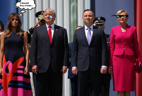 ¿Acaso la primera dama polaca le negó la mano a Trump?