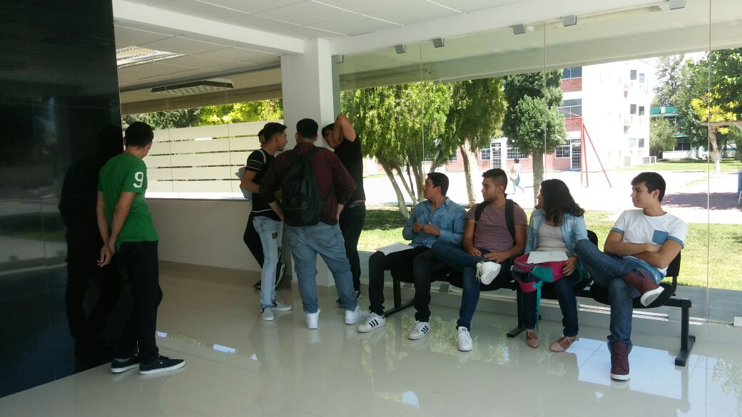 Más de tres mil 400 estudiantes regresaron a clases en la UJED ...
