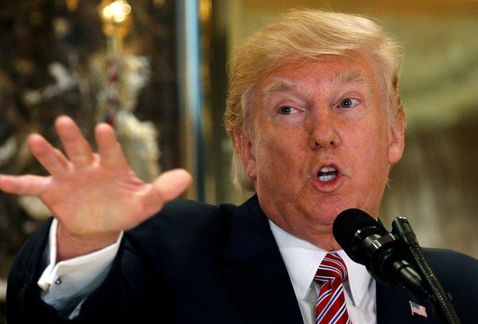 Llaman fascista a Trump y él lo retuitea