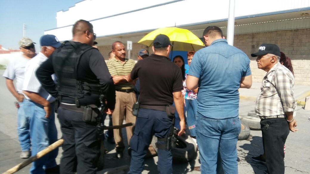 Bloquearon Juárez y Saltillo 400 inconformes por desalojo