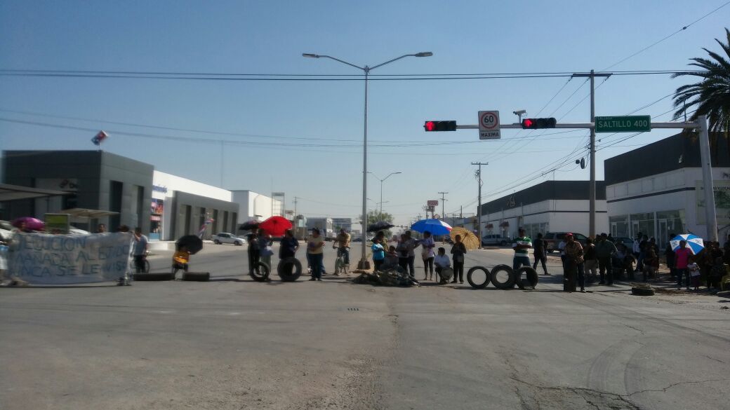Bloquearon Juárez y Saltillo 400 inconformes por desalojo