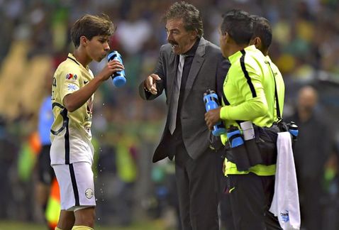 La Volpe considera que América 'desperdicia' a Lainez