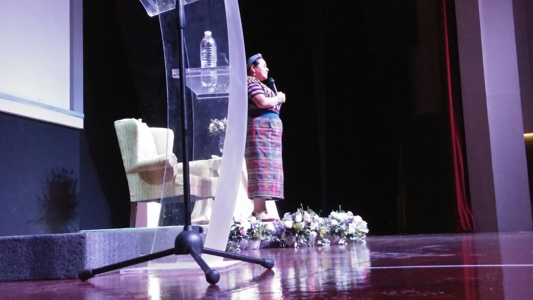 Rigoberta Menchú visitó La Laguna y ofreció emotiva conferencia