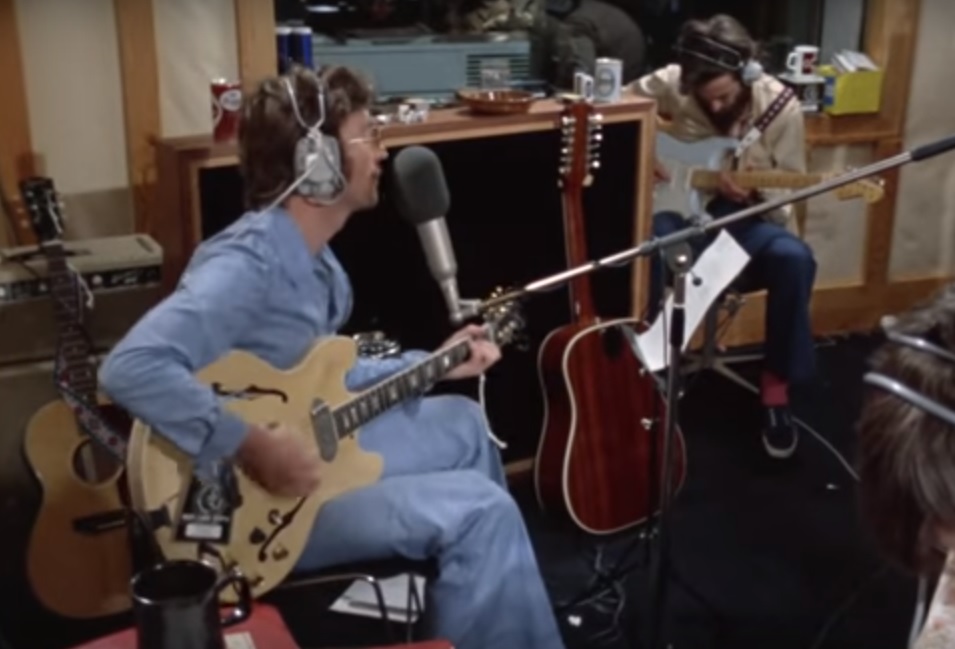 Publican video inédito de John Lennon y George Harrison