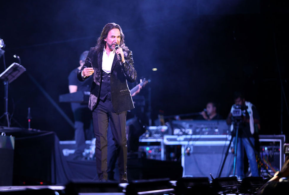 'El Buki' enamora a los laguneros (FOTOS)