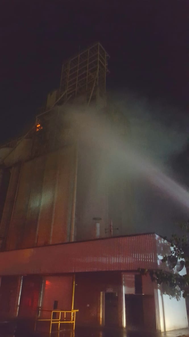 Incendio en bodega de la Zona Industrial de GP