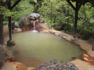 Este verano, relájate en aguas termales