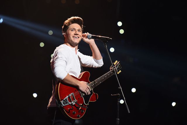 Niall Horan emociona a mexicanos, en concierto