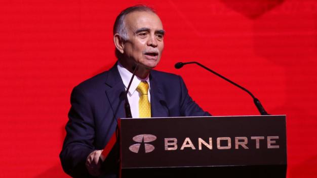 Romo pide a IP ser el motor de los proyectos de AMLO