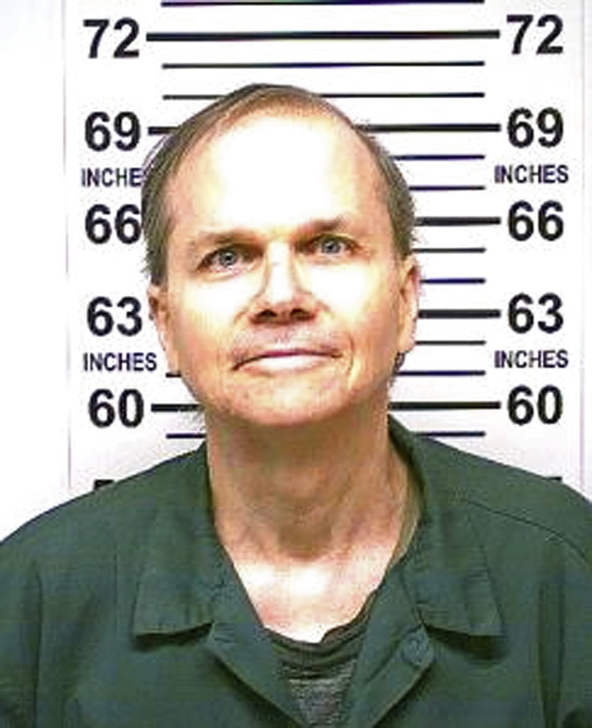Niegan libertad condicional al asesino de John Lennon