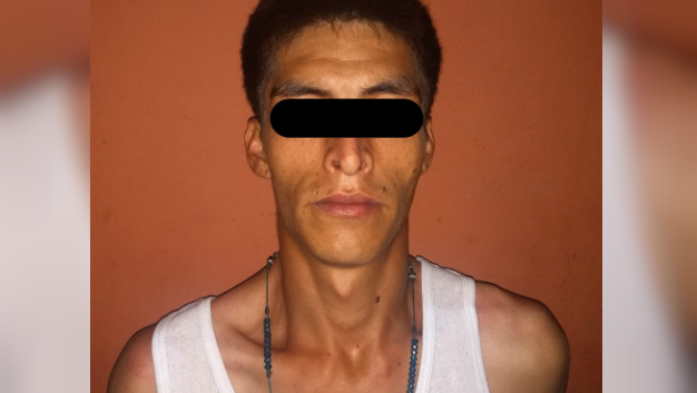 Detienen a hombre tras ser sorprendido robando en casa| Telediario México