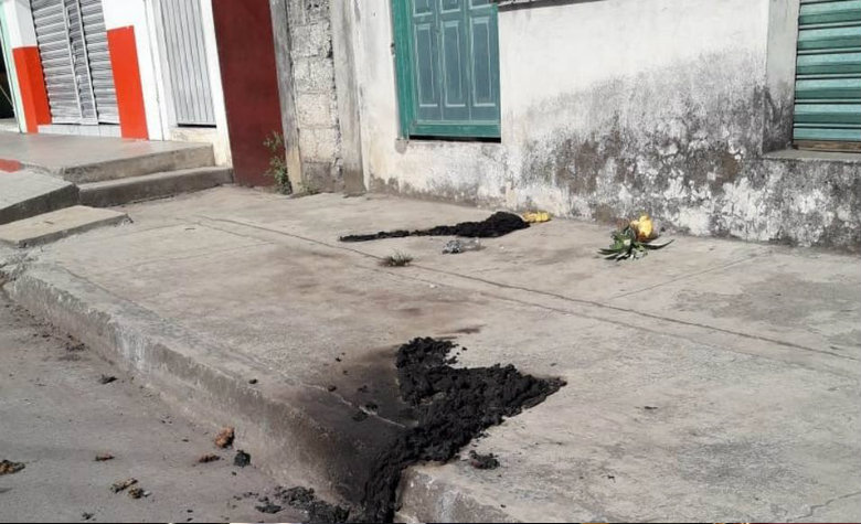 Queman a hombre cuando dormía en la banqueta