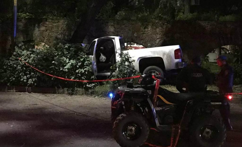 Auto choca contra árbol en la GAM; muere copiloto