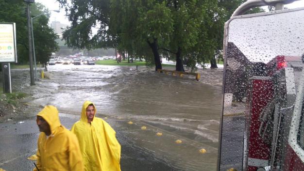 Telediario Media Debido a lluvias suspenden obras de ampliación del arroyo El Capitán

 