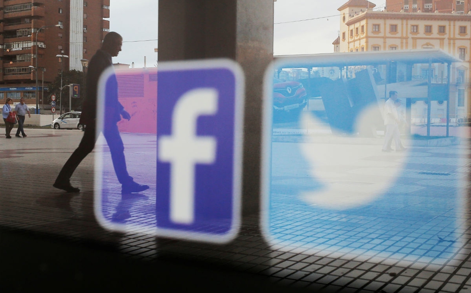 Nuevo decreto de Trump permitiría investigar a Facebook o Twitter