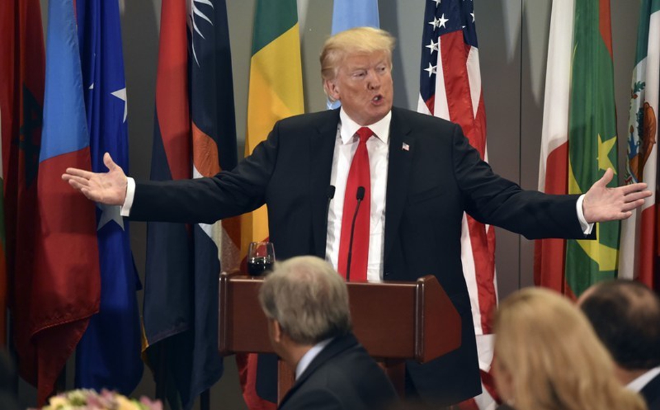 Maduro podría ser derrocado rápidamente por militares: Trump
 