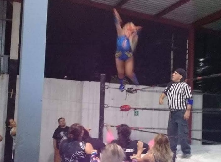 Telediario Media Sufre Carola accidente de lucha libre Telediario Media Sufre Carola accidente de lucha libre