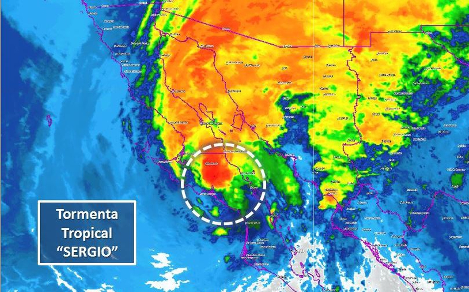 Tormenta tropical 'Sergio' toca tierra en BCS