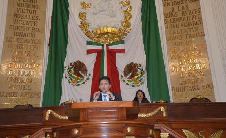 Padres exigen justicia al Congreso de la Ciudad por abuso de profesor a menores de kinder y los apoyan