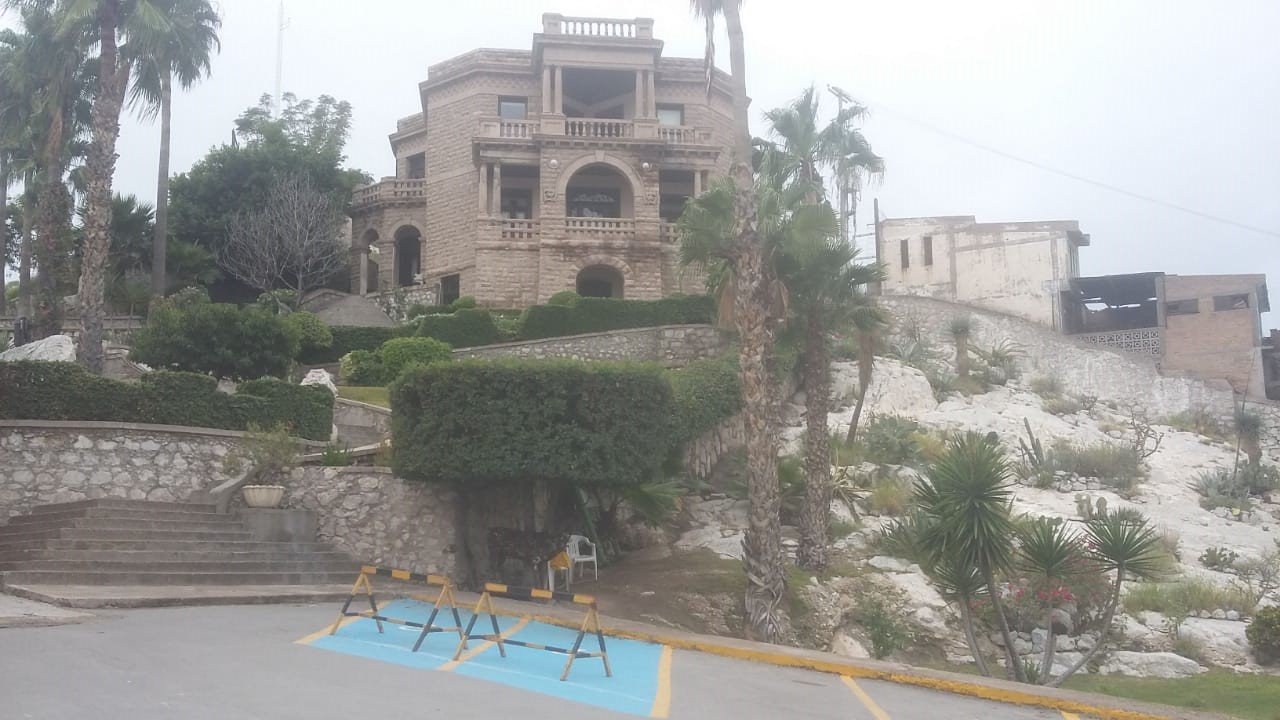 Aterrador: captan a mujer fantasma en la Casa del Cerro de Torreón (FOTO)