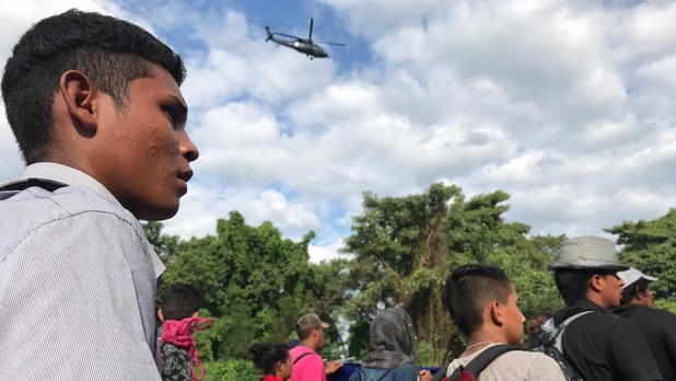 Caravana migrante retoma su recorrido; Policía Federal los espera en Tapachula