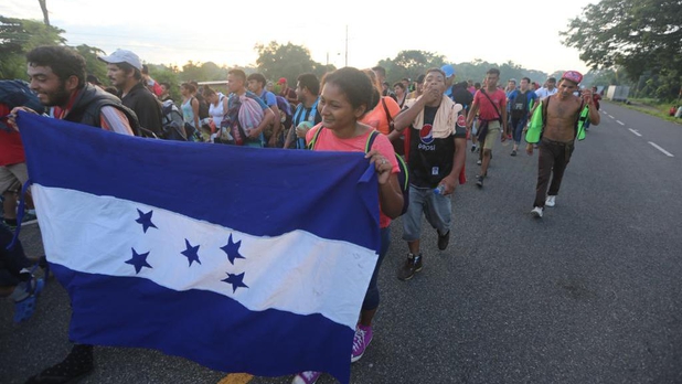 Caravana migrante retoma su recorrido; Policía Federal los espera en Tapachula