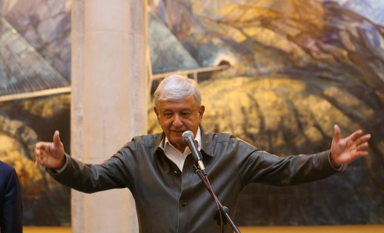 AMLO niega devaluación por consulta de NAIM