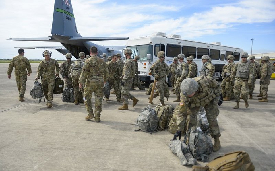 Militares estadounidenses llegan a frontera con México