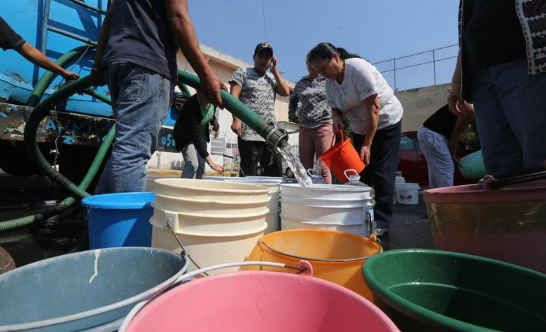 Se enfrentan a la falta de agua, mala calidad del suministro y abusos de piperos en Iztapalapa