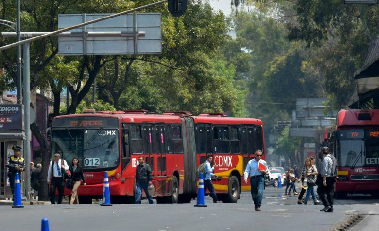 Línea 4 del Metrobús con afectaciones por instalación de pista de hielo