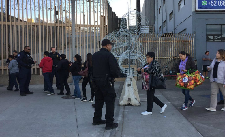 Reabren parcialmente garita de San Ysidro en Tijuana