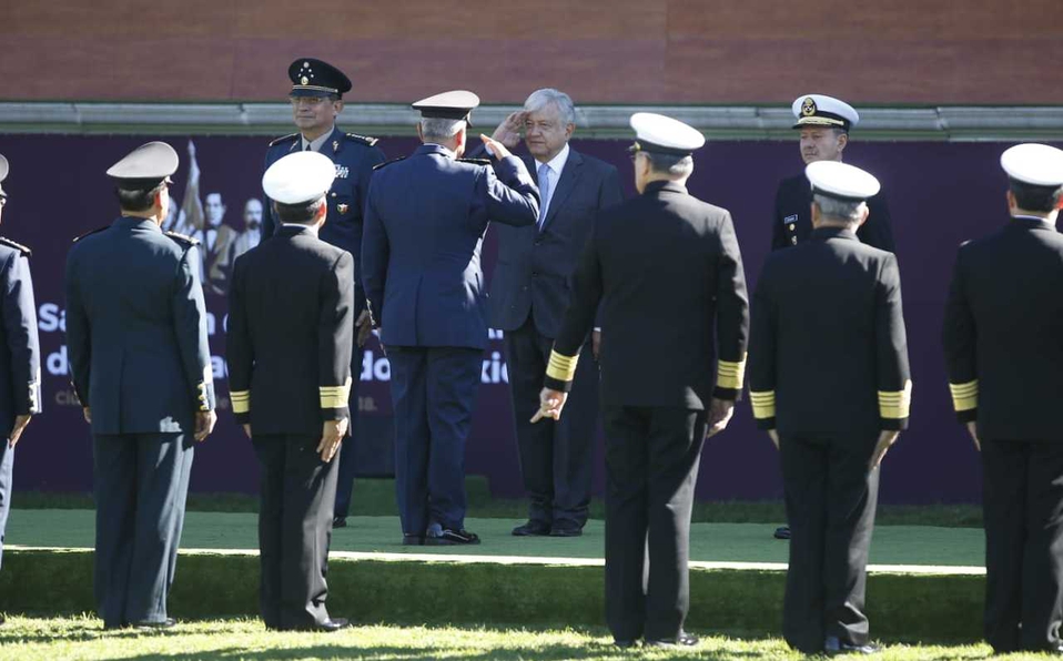 Fuerzas armadas reconocen a AMLO como 'Comandante Supremo'
