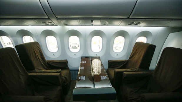 Camas y baño de lujo... así es el avión presidencial por dentro