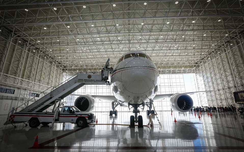 Camas y baño de lujo... así es el avión presidencial por dentro