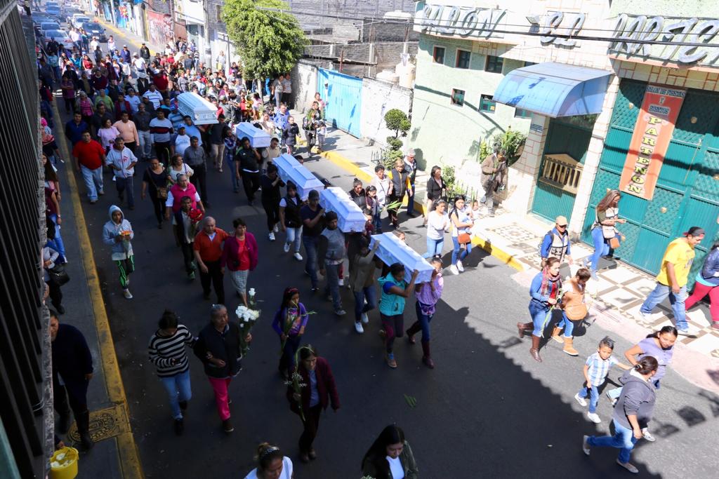 Con música y misa, despiden a niños que murieron en incendio en Iztapalapa
 