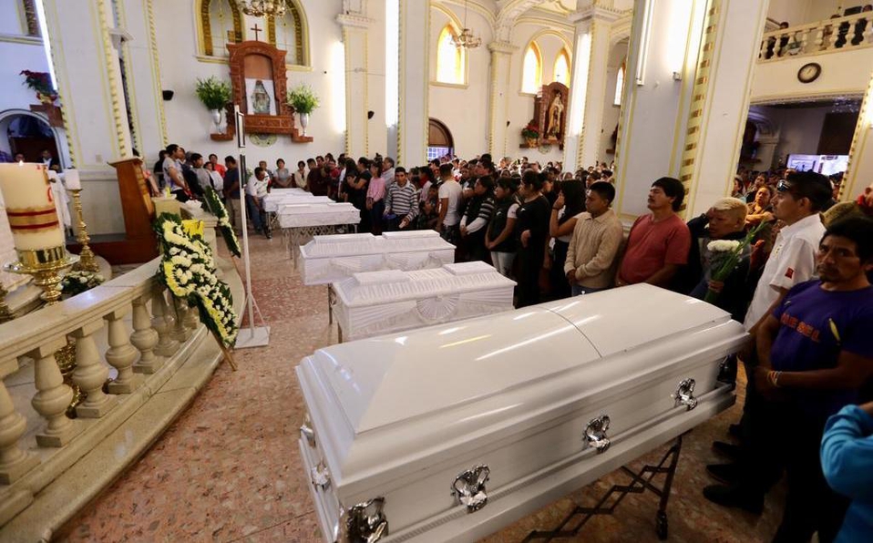Con música y misa, despiden a niños que murieron en incendio en Iztapalapa
 